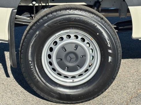 Used 2026 Mercedes-Benz Sprinter 144 Cargo image 24