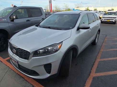 Used 2019 Kia Sorento LX image 5
