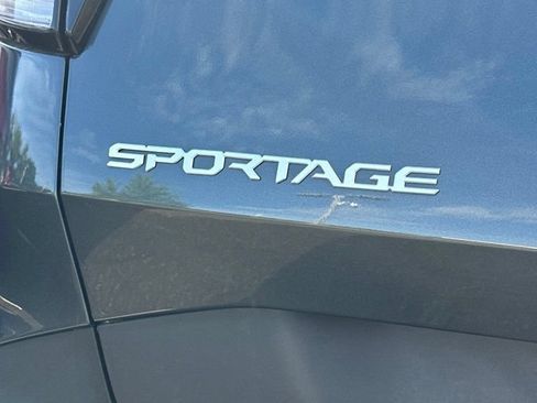 Used 2023 Kia Sportage LX AWD/4WD image 8