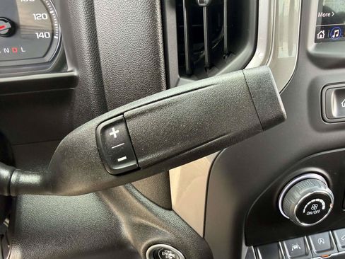 Used 2022 Chevrolet Silverado 1500 Custom AWD/4WD image 11