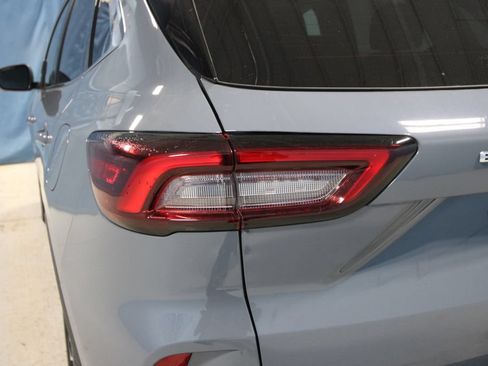 Used 2025 Ford Escape SE w/ PHEV Premium Package FWD image 39