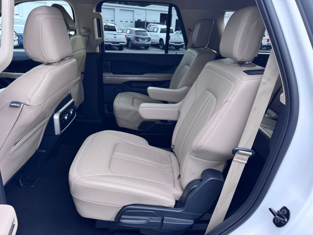 Used 2024 Ford Expedition Limited AWD/4WD image 34