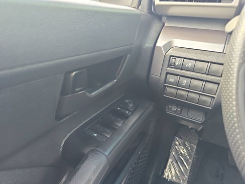 Certified 2025 Toyota Tacoma SR5 AWD/4WD image 23