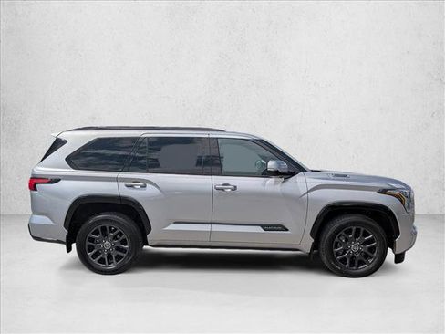 Used 2023 Toyota Sequoia Platinum AWD/4WD image 4