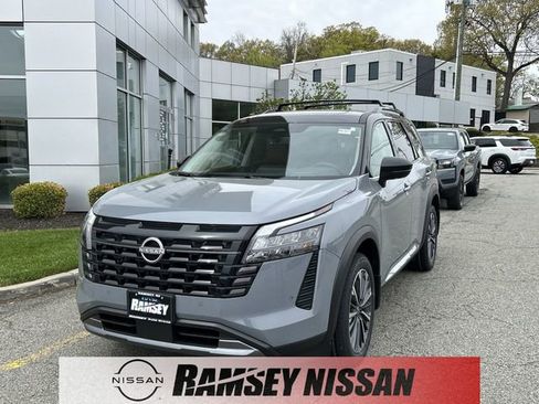 New 2026 Nissan Pathfinder Platinum w/ Cargo Package AWD/4WD image 1