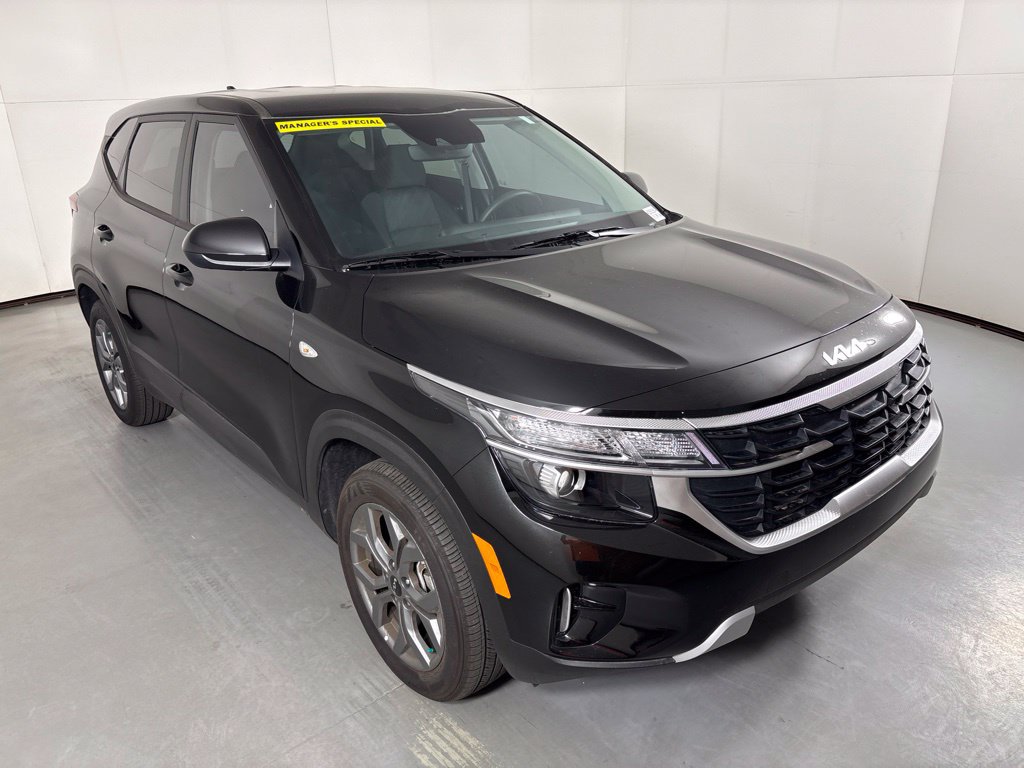 New 2026 Kia Seltos LX FWD image 2