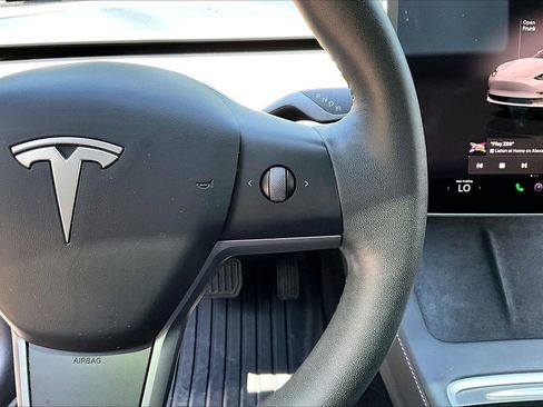 Used 2023 Tesla Model 3 Standard Range RWD image 11
