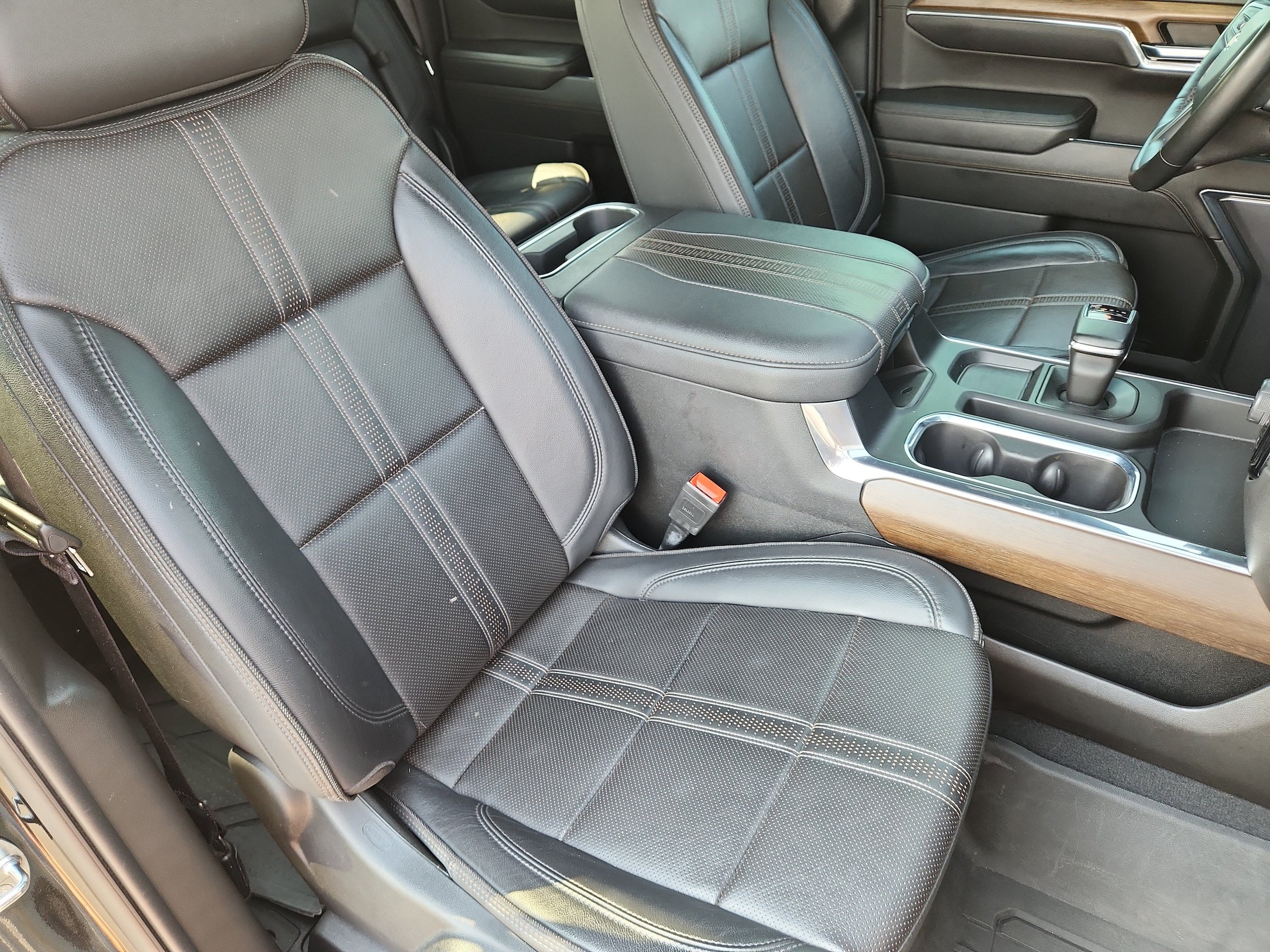 Used 2023 Chevrolet Silverado 1500 High Country w/ High Country Premium Package AWD/4WD image 14