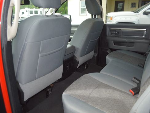 Used 2018 RAM 1500 Classic SLT w/ Luxury Group AWD/4WD image 19