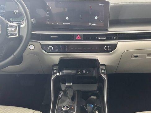Used 2025 Kia Sorento S w/ Panoramic Sunroof Package AWD/4WD image 2