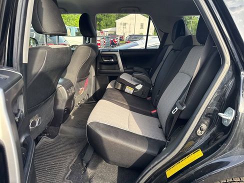 Used 2016 Toyota 4Runner SR5 AWD/4WD image 9