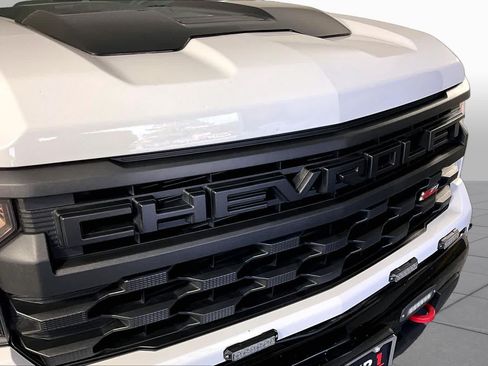 Used 2025 Chevrolet Silverado 1500 Custom Trail Boss AWD/4WD image 26
