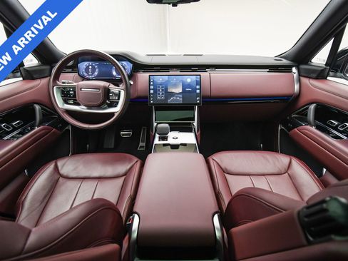 Used 2025 Land Rover Range Rover SE image 14