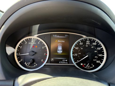 Used 2016 Nissan Sentra SV w/ Electronics Package FWD image 11