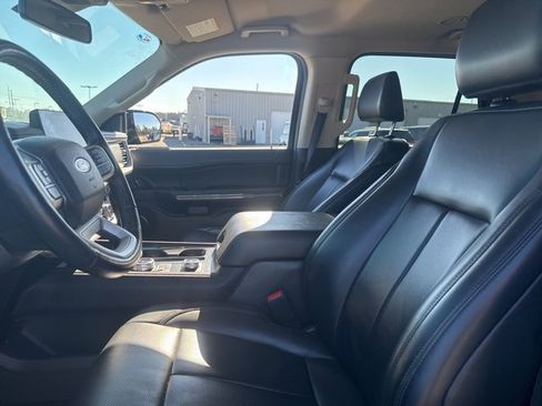Used 2024 Ford Expedition XLT image 9