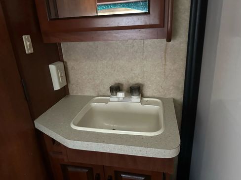 Used 2011 Mercedes-Benz Sprinter 3500 image 32