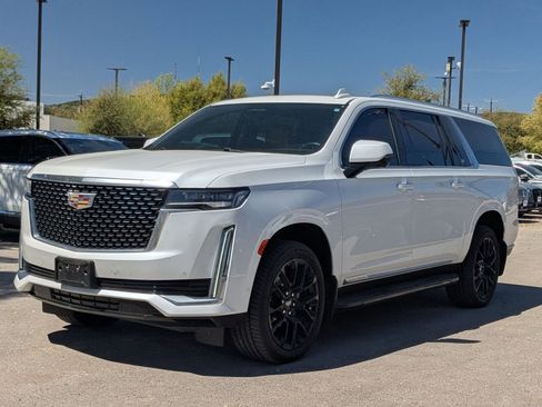 Used 2022 Cadillac Escalade ESV Premium Luxury image 7