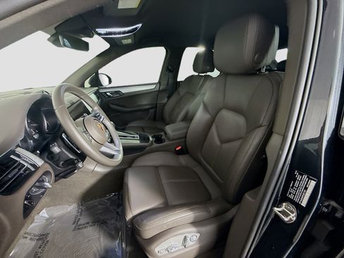 Used 2023 Porsche Macan image 21