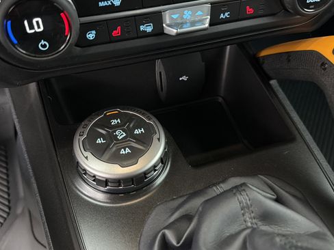 Used 2023 Ford Bronco Badlands image 33