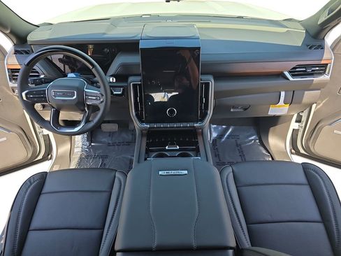 New 2026 GMC Yukon XL Denali w/ Denali Reserve Package AWD/4WD image 9