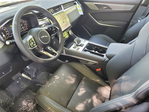 New 2026 Jaguar F-PACE R-Dynamic S image 13