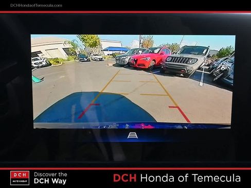 Used 2024 Chevrolet Trax LT w/ Sunroof Package image 13