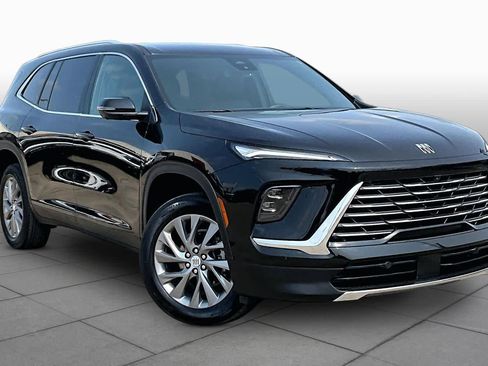 Used 2025 Buick Enclave Preferred FWD image 3