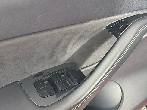 Used 2021 Tesla Model Y Long Range AWD/4WD image 21