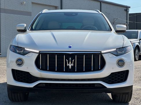 Used 2017 Maserati Levante AWD/4WD image 11