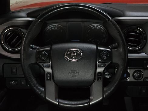 Used 2021 Toyota Tacoma TRD Sport AWD/4WD image 26
