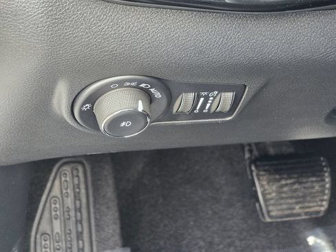 New 2026 Jeep Compass Latitude AWD/4WD image 34