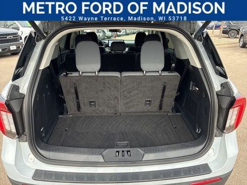 Used 2025 Ford Explorer Active image 39