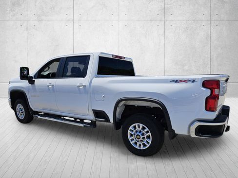 Used 2025 Chevrolet Silverado 2500 LT w/ Safety Package AWD/4WD image 5