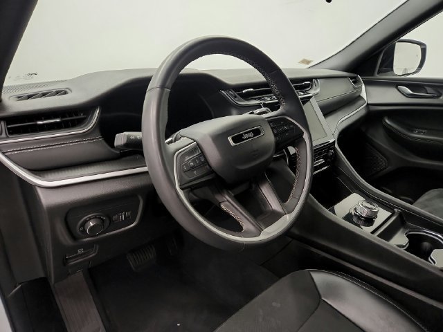 Used 2024 Jeep Grand Cherokee Altitude AWD/4WD image 14