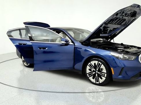 Used 2026 BMW 530i RWD image 11