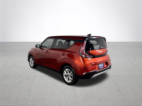 Used 2025 Kia Soul LX w/ LX Technology Package FWD image 8