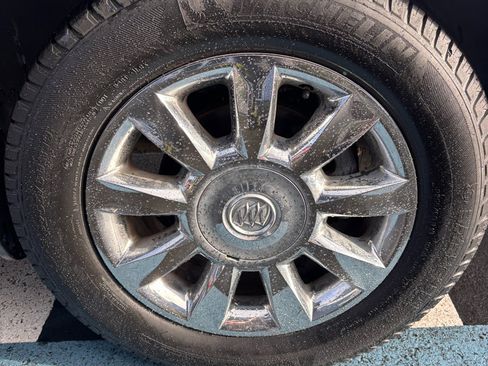 Used 2011 Buick Enclave CXL image 42