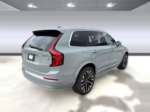 New 2026 Volvo XC90 B5 Plus AWD/4WD image 9