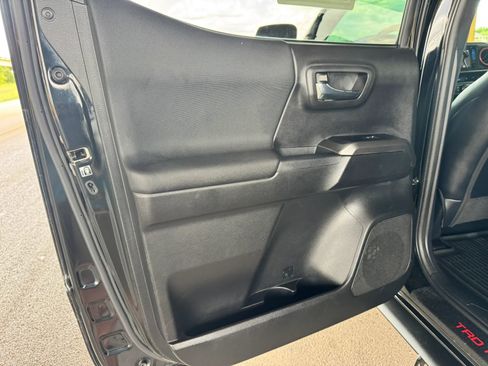 Used 2019 Toyota Tacoma TRD Pro AWD/4WD image 18