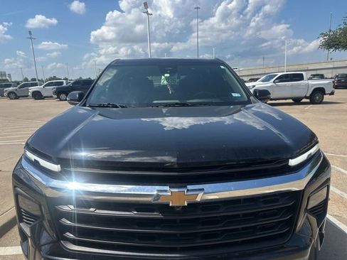Used 2024 Chevrolet Traverse LS FWD image 4