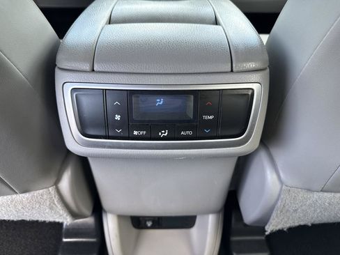Used 2015 Toyota Highlander XLE AWD/4WD image 17