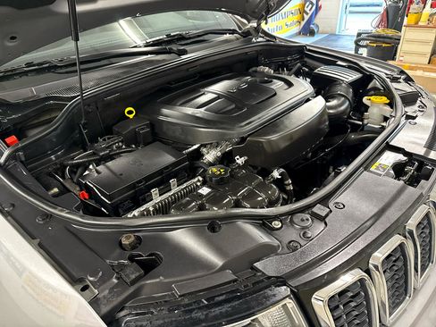 Used 2019 Jeep Grand Cherokee Limited image 64