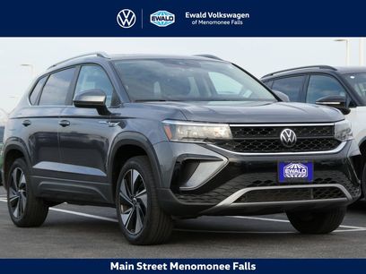 Used 2023 Volkswagen Taos SE w/ Panoramic Sunroof Package