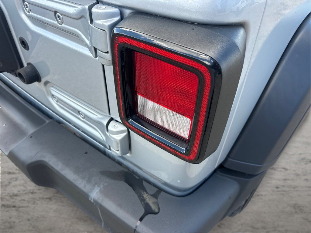 Used 2022 Jeep Wrangler Unlimited Sport AWD/4WD image 23