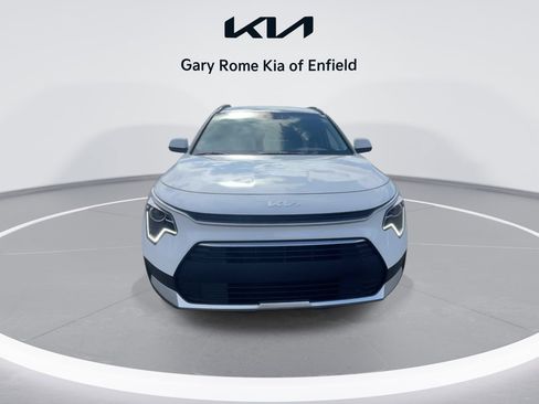 New 2025 Kia Niro LX image 3