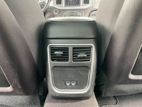 Used 2019 Dodge Charger SXT RWD image 27