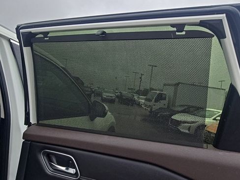 Used 2023 Nissan Rogue Platinum w/ Platinum Premium Package image 34