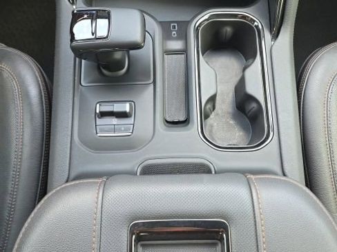 Used 2022 GMC Sierra 1500 AT4 w/ AT4 Premium Package AWD/4WD image 40