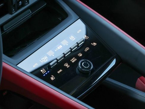 Certified 2025 Porsche Macan 4 Electric image 48