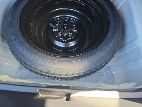 Used 2016 Toyota Avalon Touring image 4